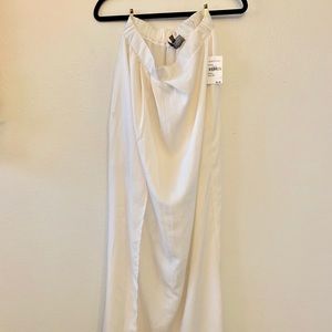 4S13NNA- Nordstrom Long White Skirt (S).